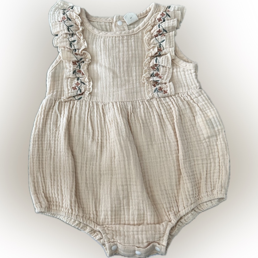 2/$15 NWOT Embroidered Romper